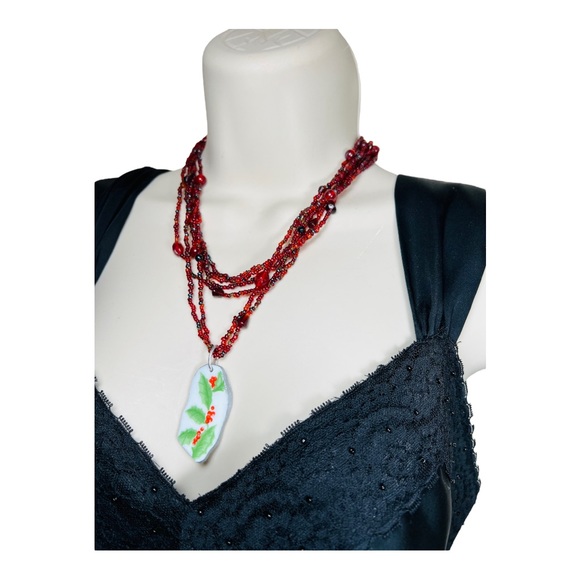 English Fine Bone China Holly Tree Handcrafted Pendant W VNTG Multi Strand Beads - Picture 2 of 10